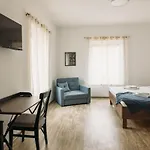 Hisa Na Ravnah 3* Pišece