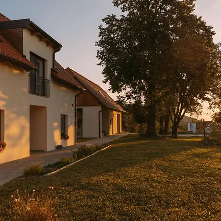 Hisa Na Ravnah Penzion Pišece