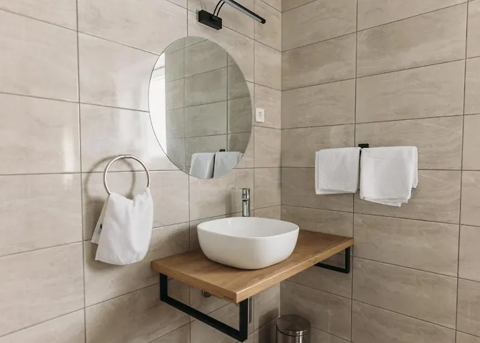 Hisa Na Ravnah Gasthuis