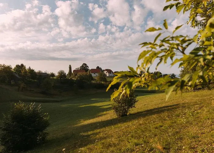 Hisa Na Ravnah 3* Pišece