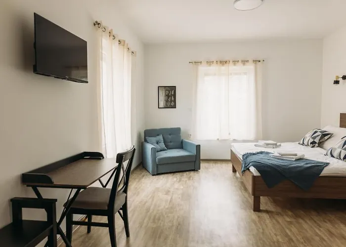 Hisa Na Ravnah 3* Pišece